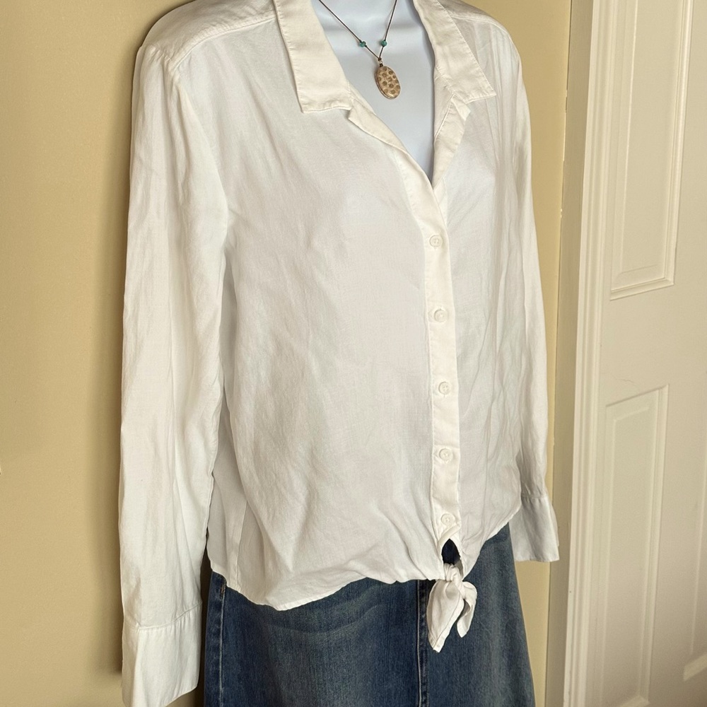Classic White Front-Tie Shirt in Tencel from Cloth & stone